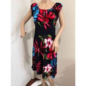Hibiscus Collection Hawaii knee length Dress Size S navy Floral empire waist